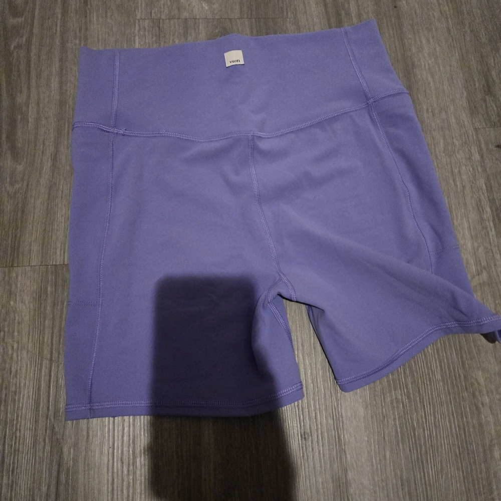 Vuori Women's Studio Pocket Shorts in Ultra Violet